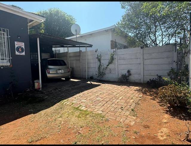 3 BEDROOM HOUSE FOR SALE IN CROSBY